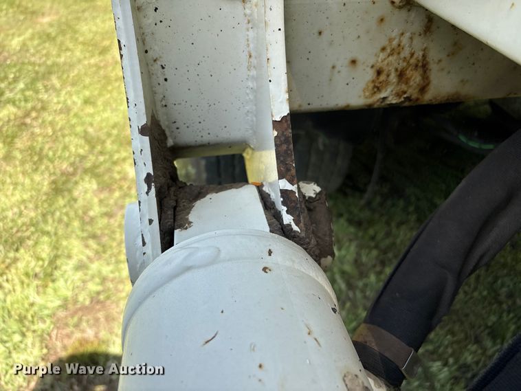 image for item EW1498 2018 Mack MRU refuse truck