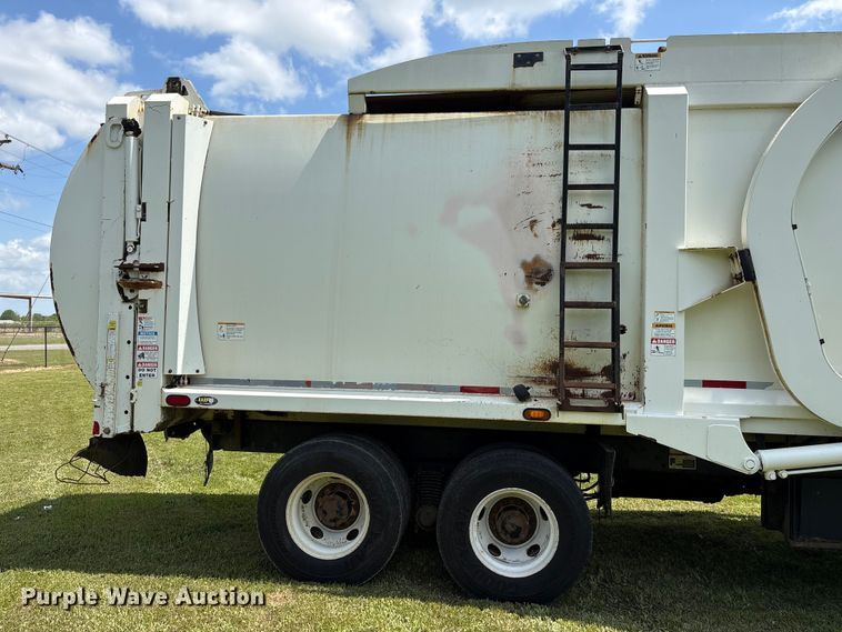 image for item EW1498 2018 Mack MRU refuse truck