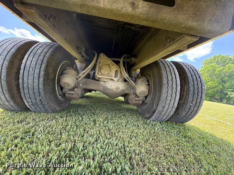 image for item EW1498 2018 Mack MRU refuse truck