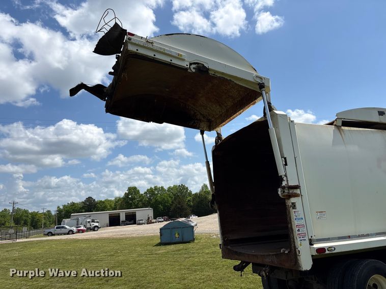 image for item EW1498 2018 Mack MRU refuse truck