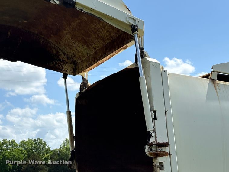 image for item EW1498 2018 Mack MRU refuse truck