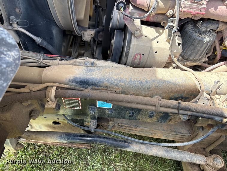 image for item EW1498 2018 Mack MRU refuse truck