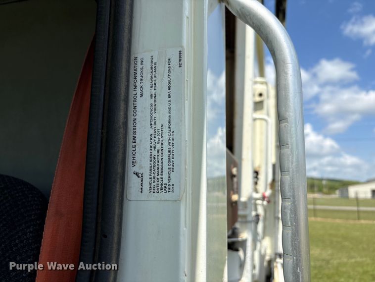 image for item EW1498 2018 Mack MRU refuse truck