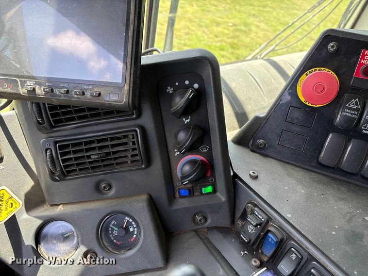 image for item EW1498 2018 Mack MRU refuse truck