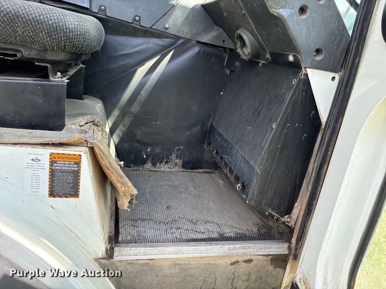 image for item EW1498 2018 Mack MRU refuse truck