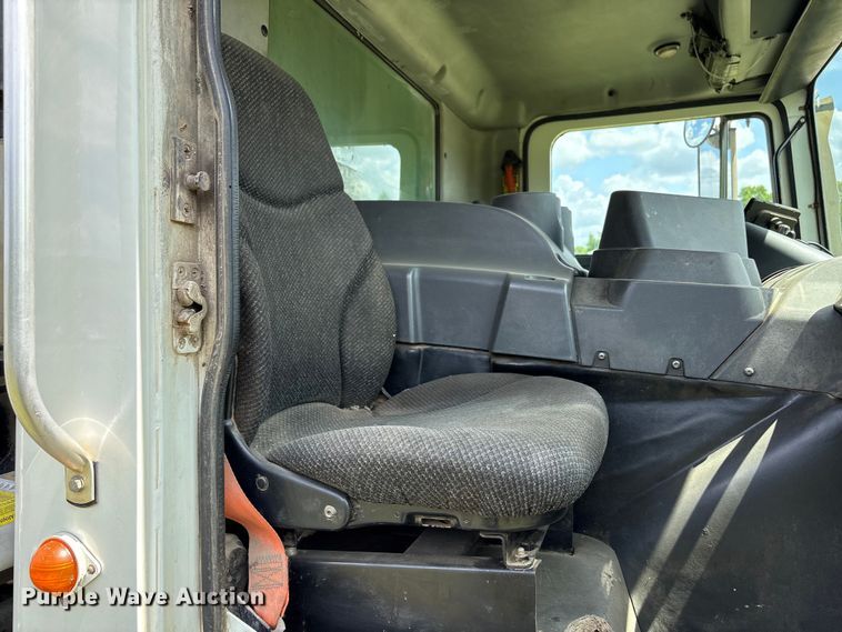 image for item EW1498 2018 Mack MRU refuse truck