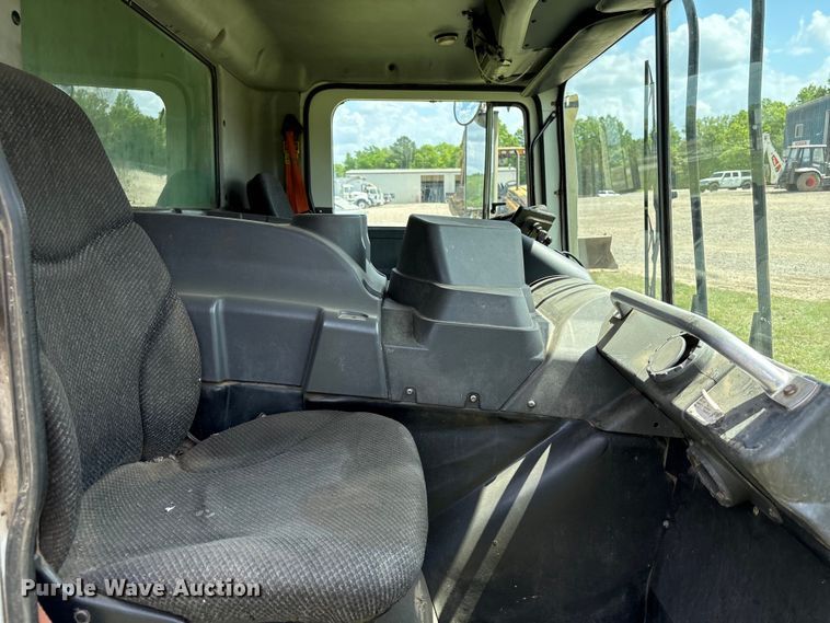 image for item EW1498 2018 Mack MRU refuse truck