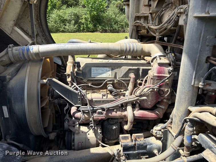 image for item EW1498 2018 Mack MRU refuse truck