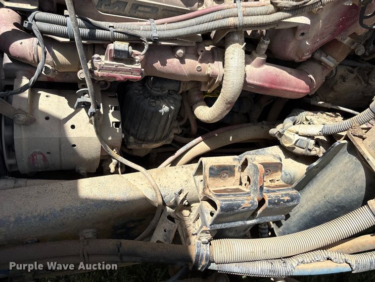 image for item EW1498 2018 Mack MRU refuse truck