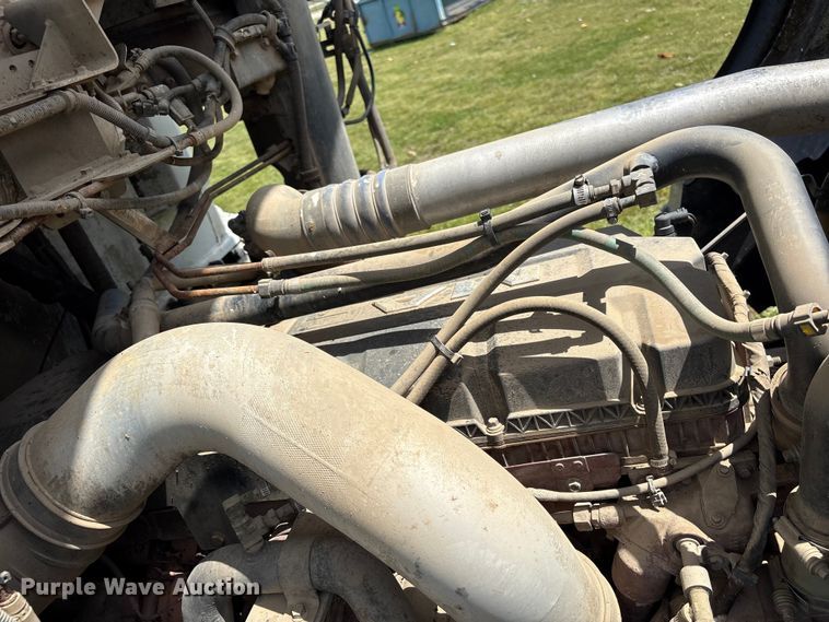 image for item EW1498 2018 Mack MRU refuse truck