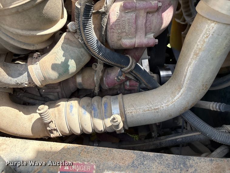 image for item EW1498 2018 Mack MRU refuse truck