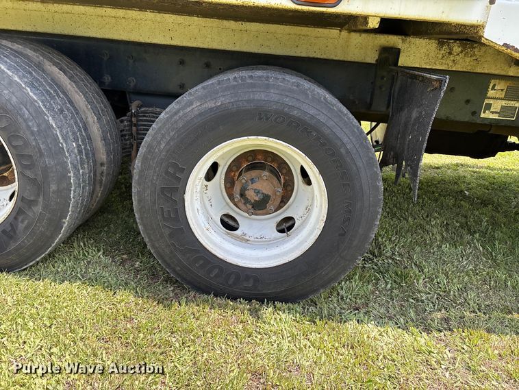 image for item EW1498 2018 Mack MRU refuse truck