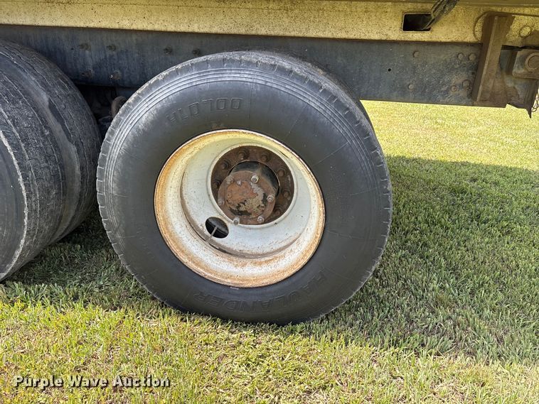 image for item EW1498 2018 Mack MRU refuse truck