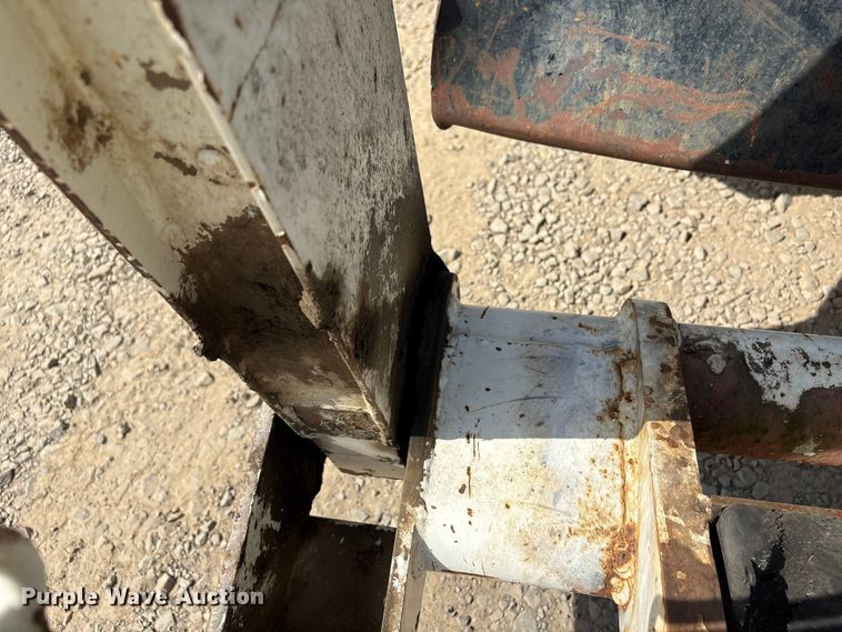 image for item EW1498 2018 Mack MRU refuse truck