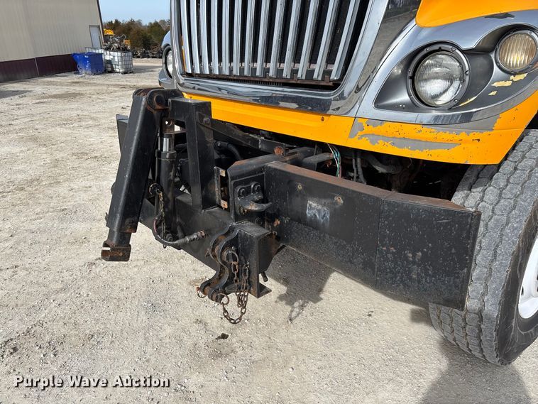 image for item FB3236 2013 International 7500 dump truck