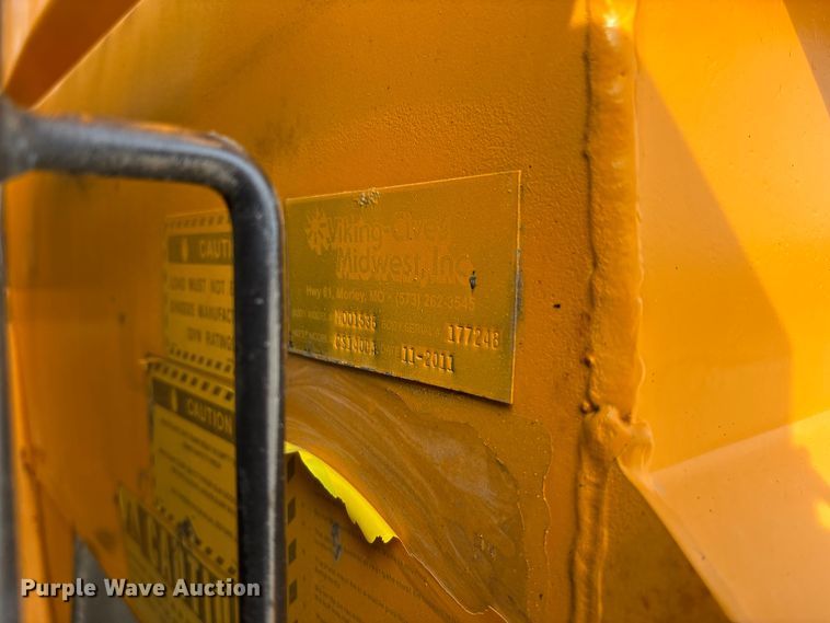 image for item FB3236 2013 International 7500 dump truck