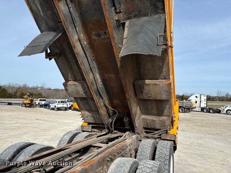 image for item FB3236 2013 International 7500 dump truck
