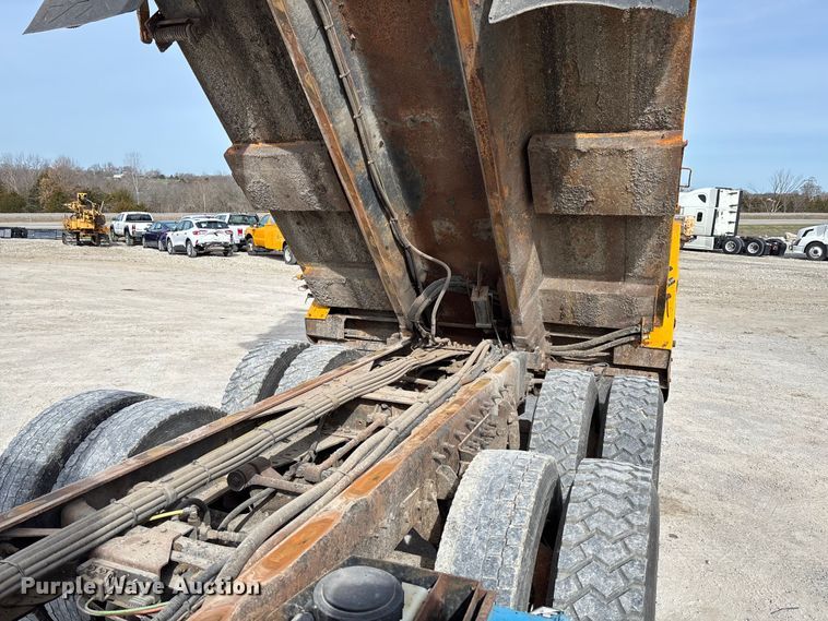 image for item FB3236 2013 International 7500 dump truck