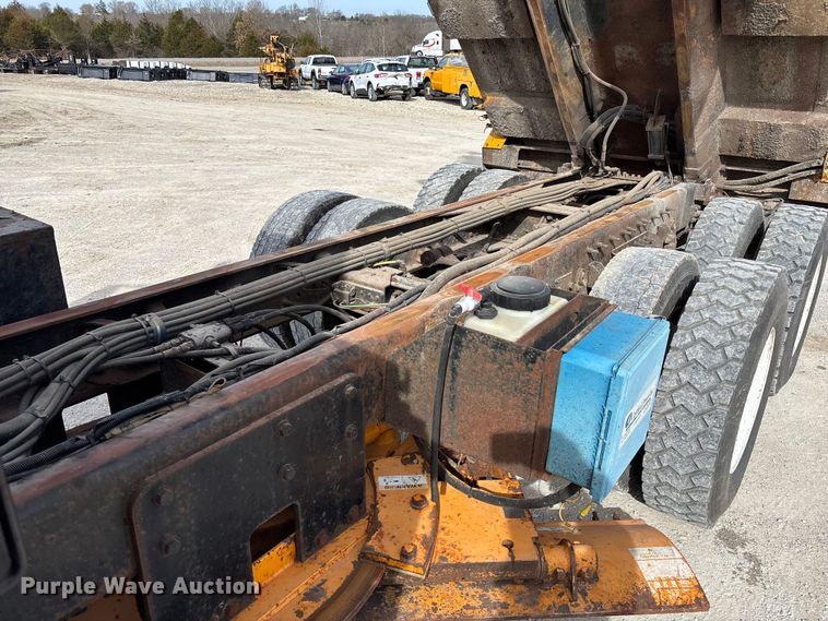 image for item FB3236 2013 International 7500 dump truck