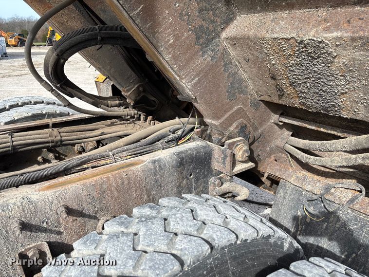 image for item FB3236 2013 International 7500 dump truck