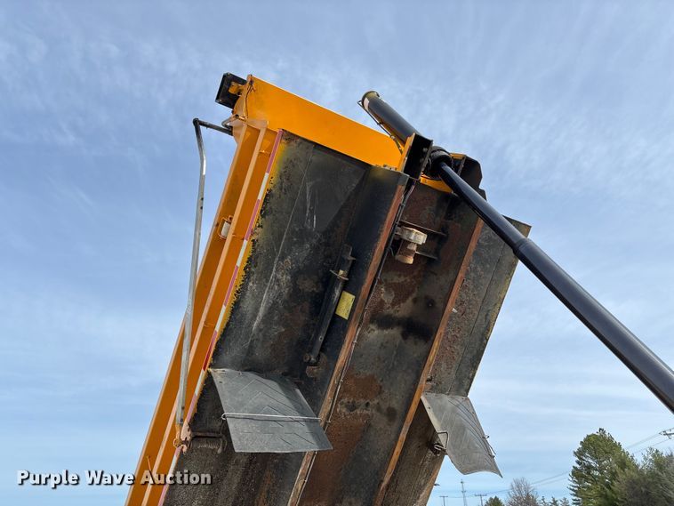 image for item FB3236 2013 International 7500 dump truck