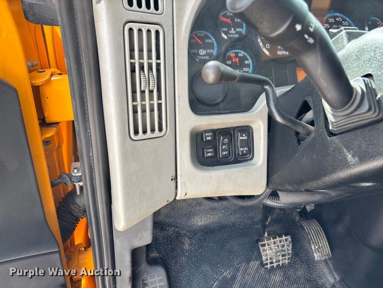 image for item FB3236 2013 International 7500 dump truck