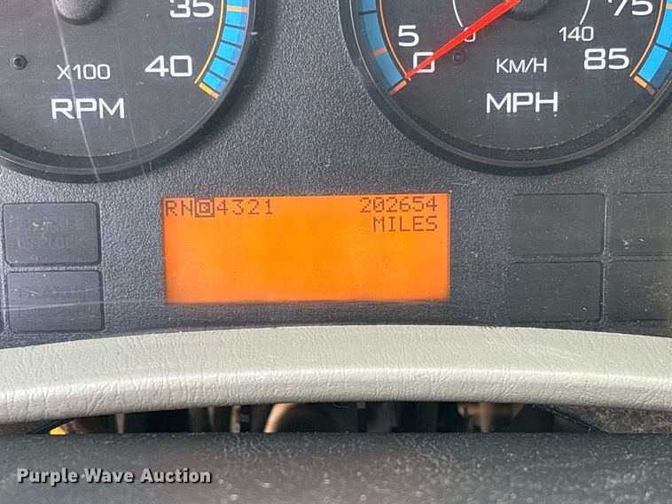 image for item FB3236 2013 International 7500 dump truck