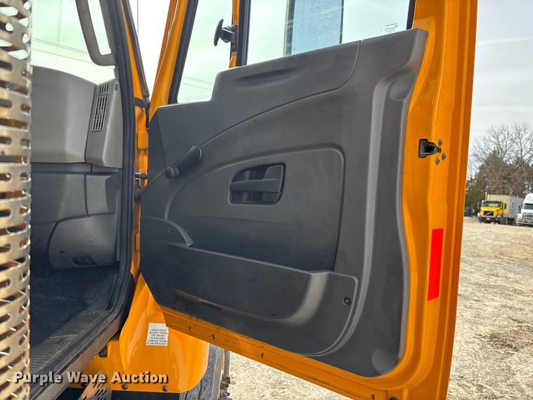 image for item FB3236 2013 International 7500 dump truck