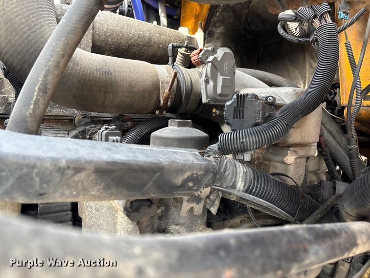 image for item FB3236 2013 International 7500 dump truck