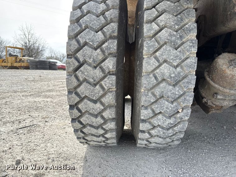 image for item FB3236 2013 International 7500 dump truck