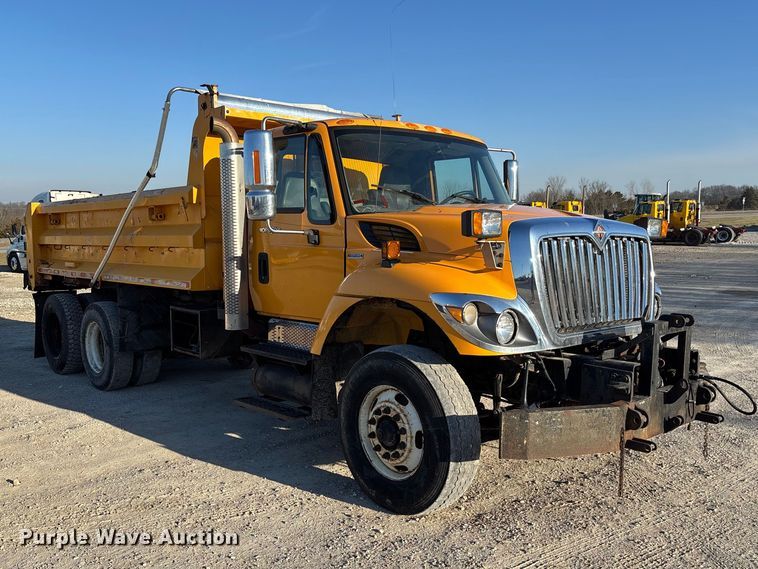 image for item FB3296 2009 International 7500 dump truck