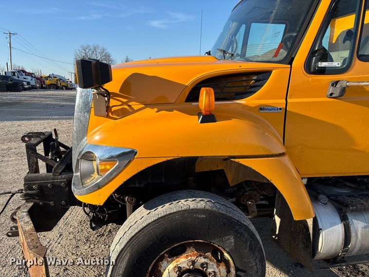 image for item FB3296 2009 International 7500 dump truck