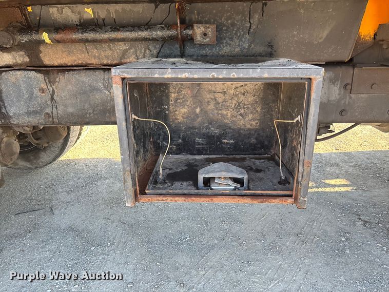 image for item FB3296 2009 International 7500 dump truck