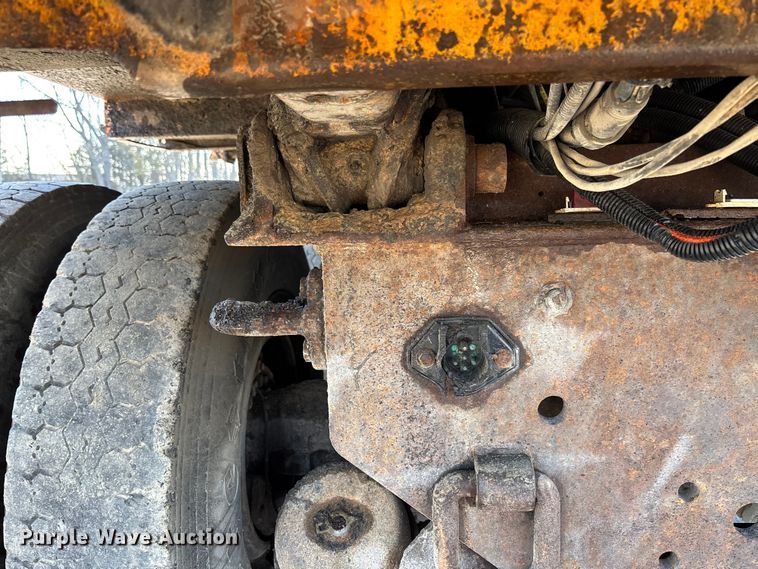 image for item FB3296 2009 International 7500 dump truck