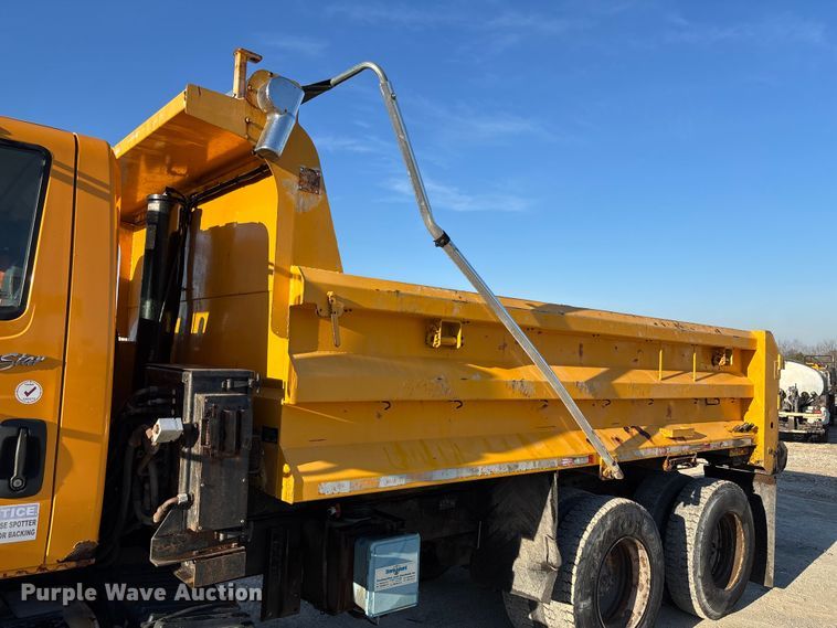 image for item FB3296 2009 International 7500 dump truck