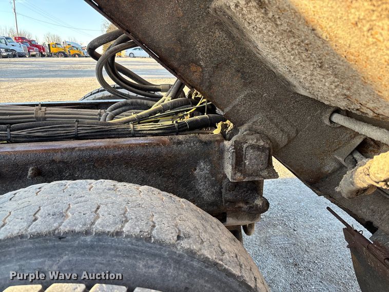 image for item FB3296 2009 International 7500 dump truck