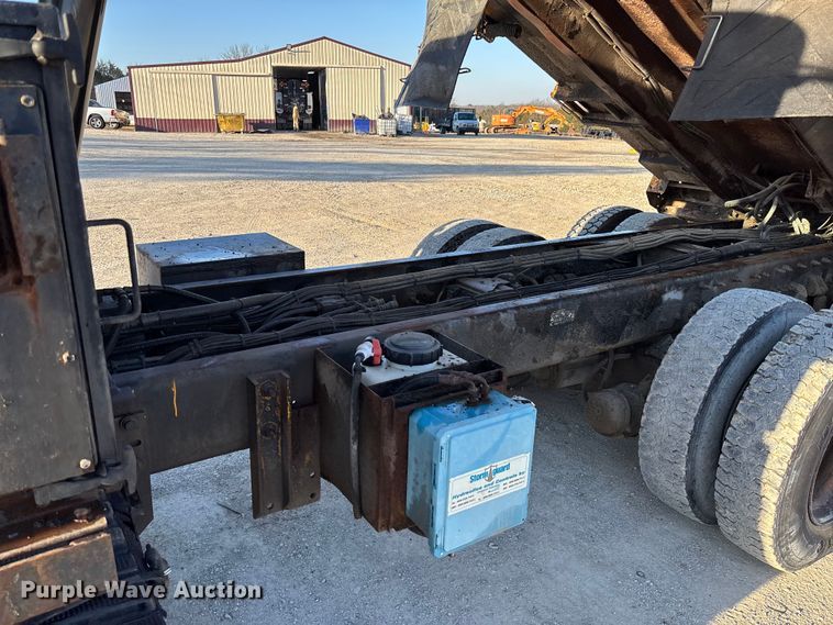 image for item FB3296 2009 International 7500 dump truck