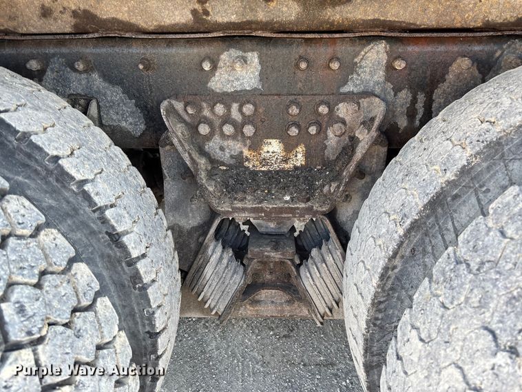 image for item FB3296 2009 International 7500 dump truck