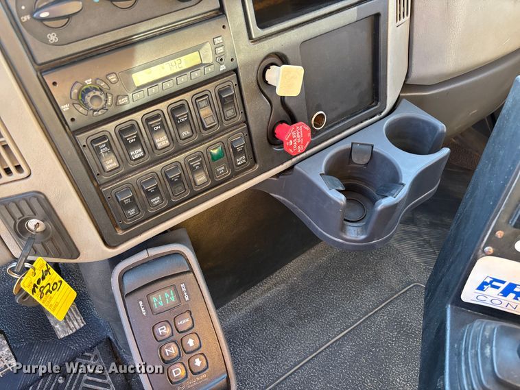 image for item FB3296 2009 International 7500 dump truck