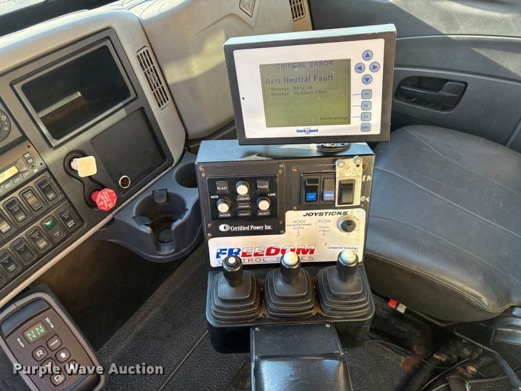 image for item FB3296 2009 International 7500 dump truck