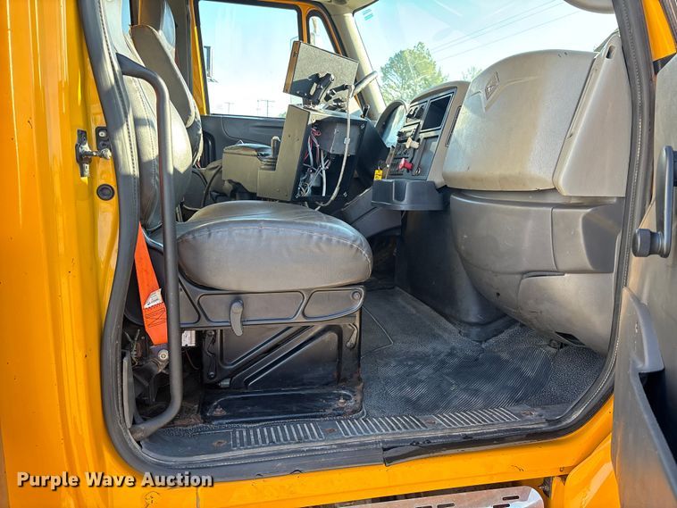 image for item FB3296 2009 International 7500 dump truck