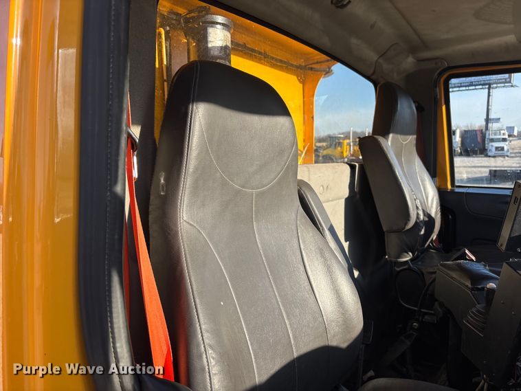 image for item FB3296 2009 International 7500 dump truck