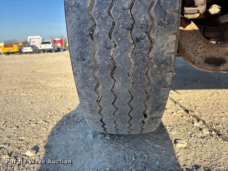 image for item FB3296 2009 International 7500 dump truck