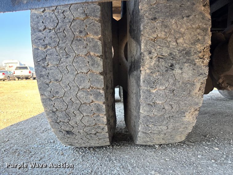 image for item FB3296 2009 International 7500 dump truck