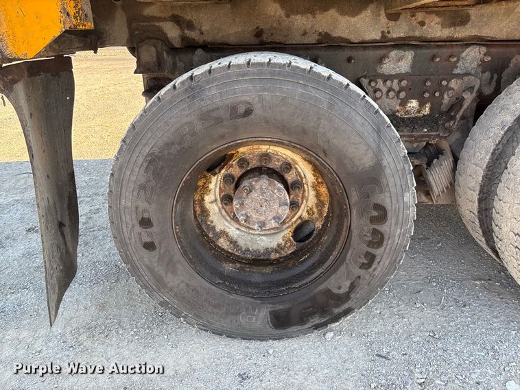 image for item FB3296 2009 International 7500 dump truck