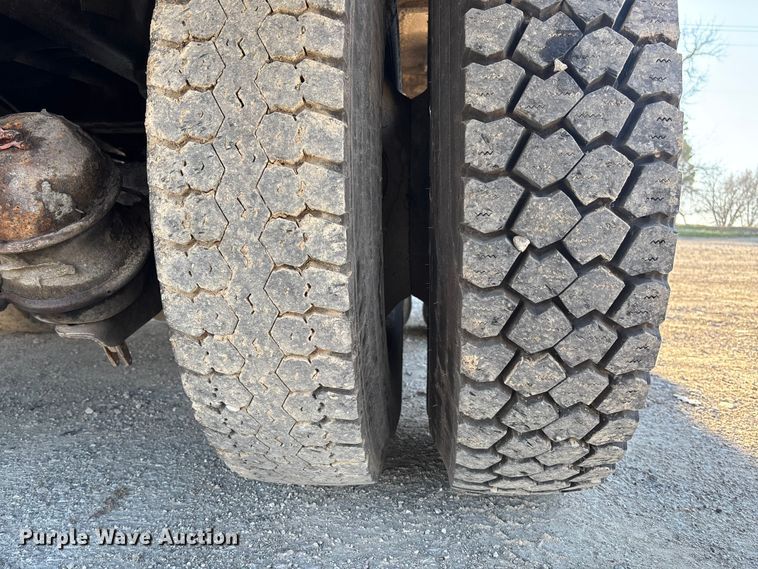 image for item FB3296 2009 International 7500 dump truck