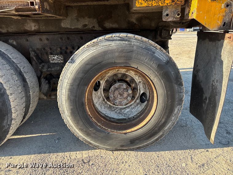 image for item FB3296 2009 International 7500 dump truck