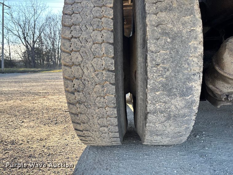 image for item FB3296 2009 International 7500 dump truck