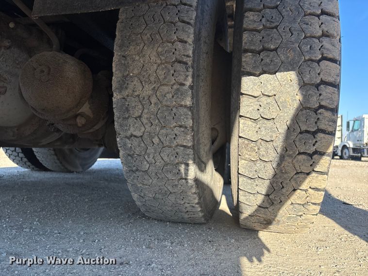 image for item FB3296 2009 International 7500 dump truck