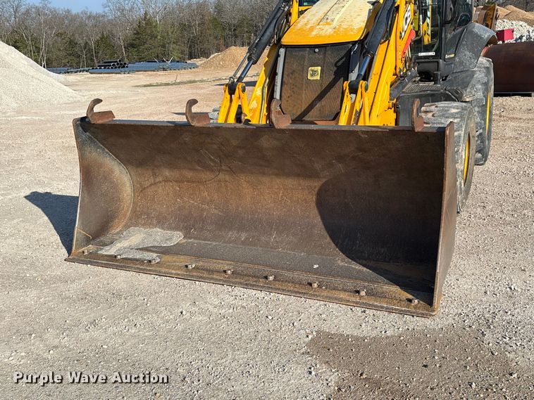 image for item FB3326 2016 JCB 3CX-14 backhoe